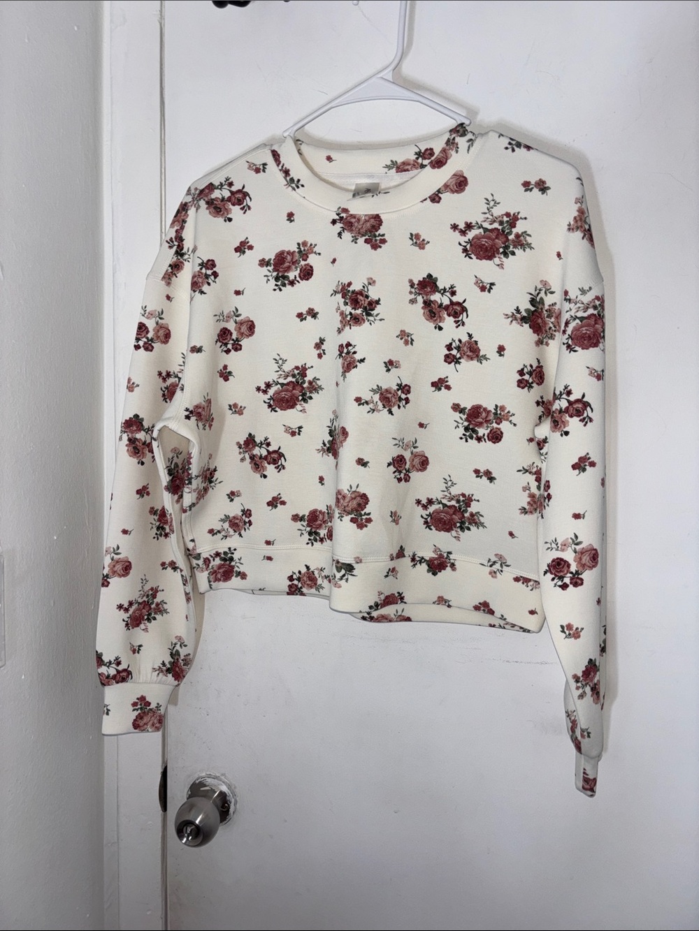 Women's Cream Floral Crewneck Sweatshirt - Rose Print Pullover OVERSIZE